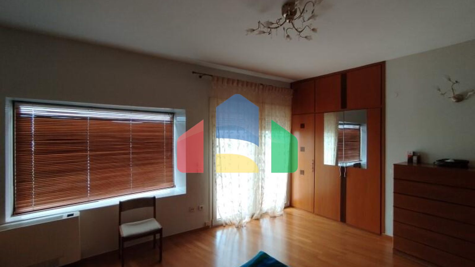 Продаж - Котедж 474 m² в передмісті Салонік