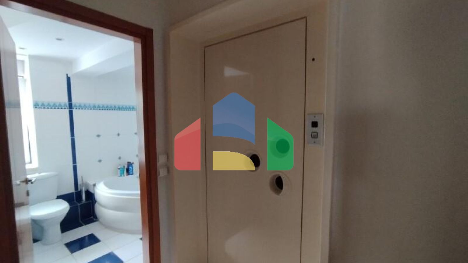 Продаж - Котедж 474 m² в передмісті Салонік