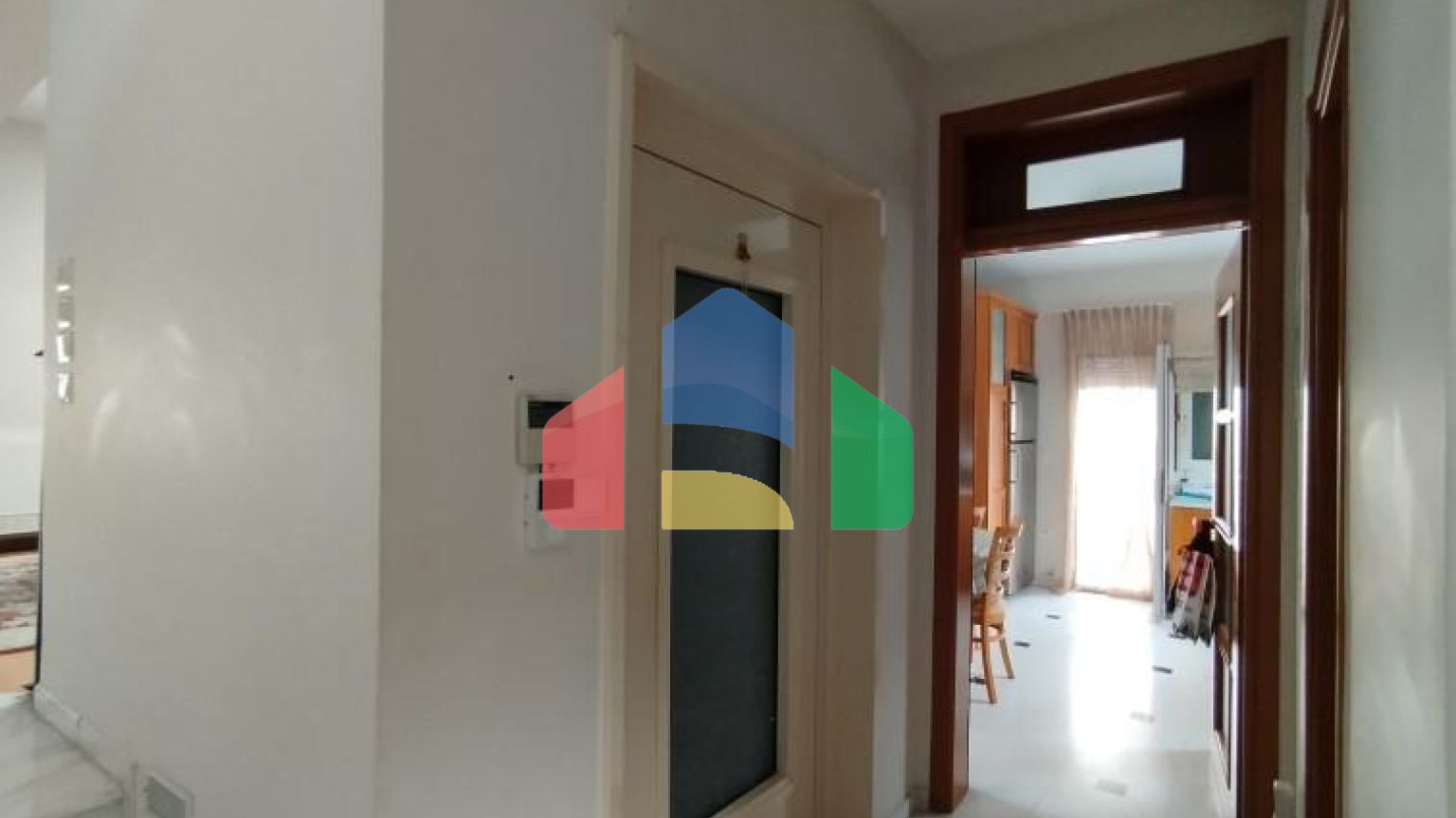 Продаж - Котедж 474 m² в передмісті Салонік