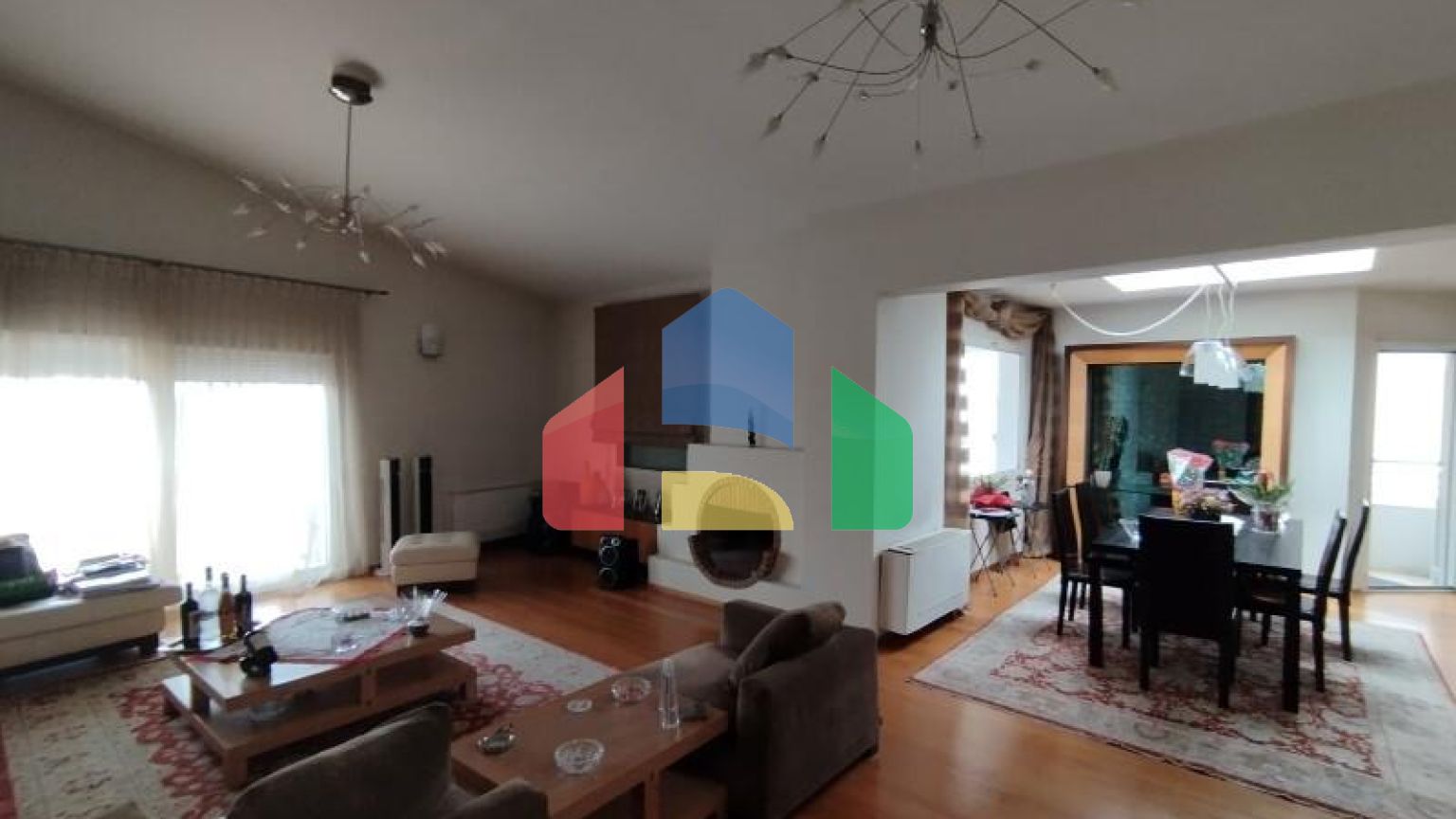 Продаж - Котедж 474 m² в передмісті Салонік