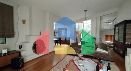 Продаж - Котедж 474 m² в передмісті Салонік