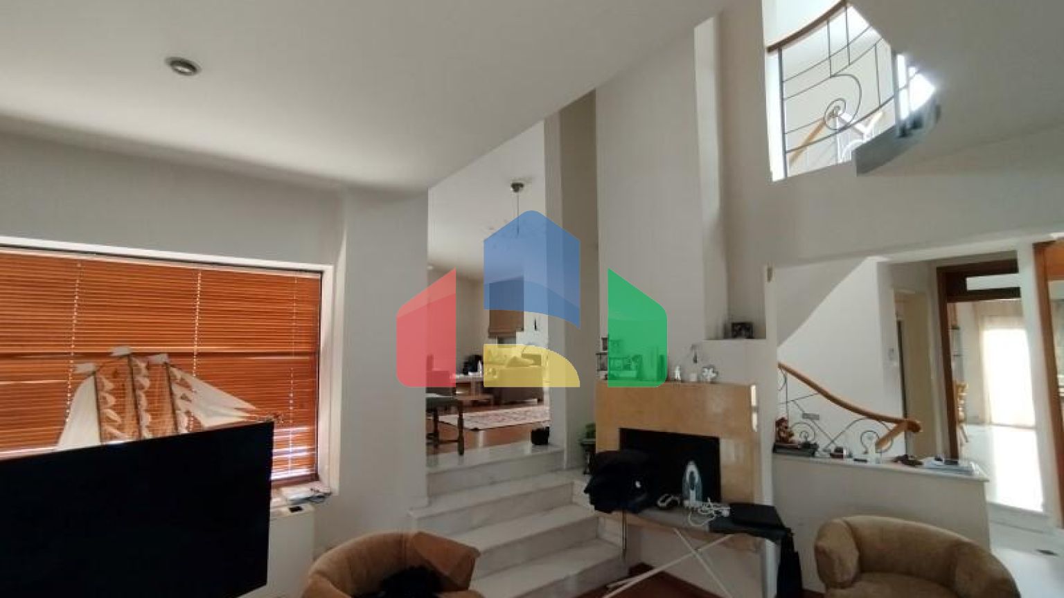 Продаж - Котедж 474 m² в передмісті Салонік