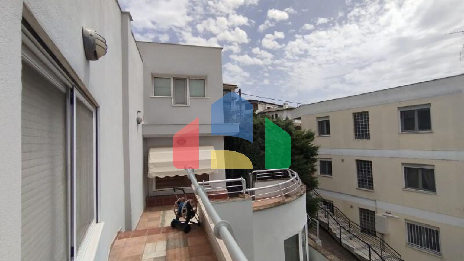 Продаж - Котедж 474 m² в передмісті Салонік