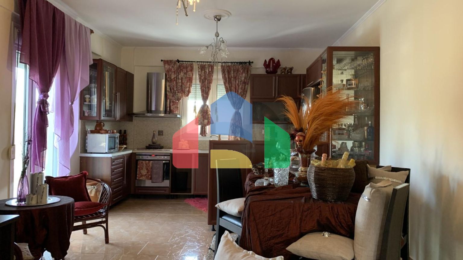 Продаж - Котедж 286 m² в передмісті Салонік