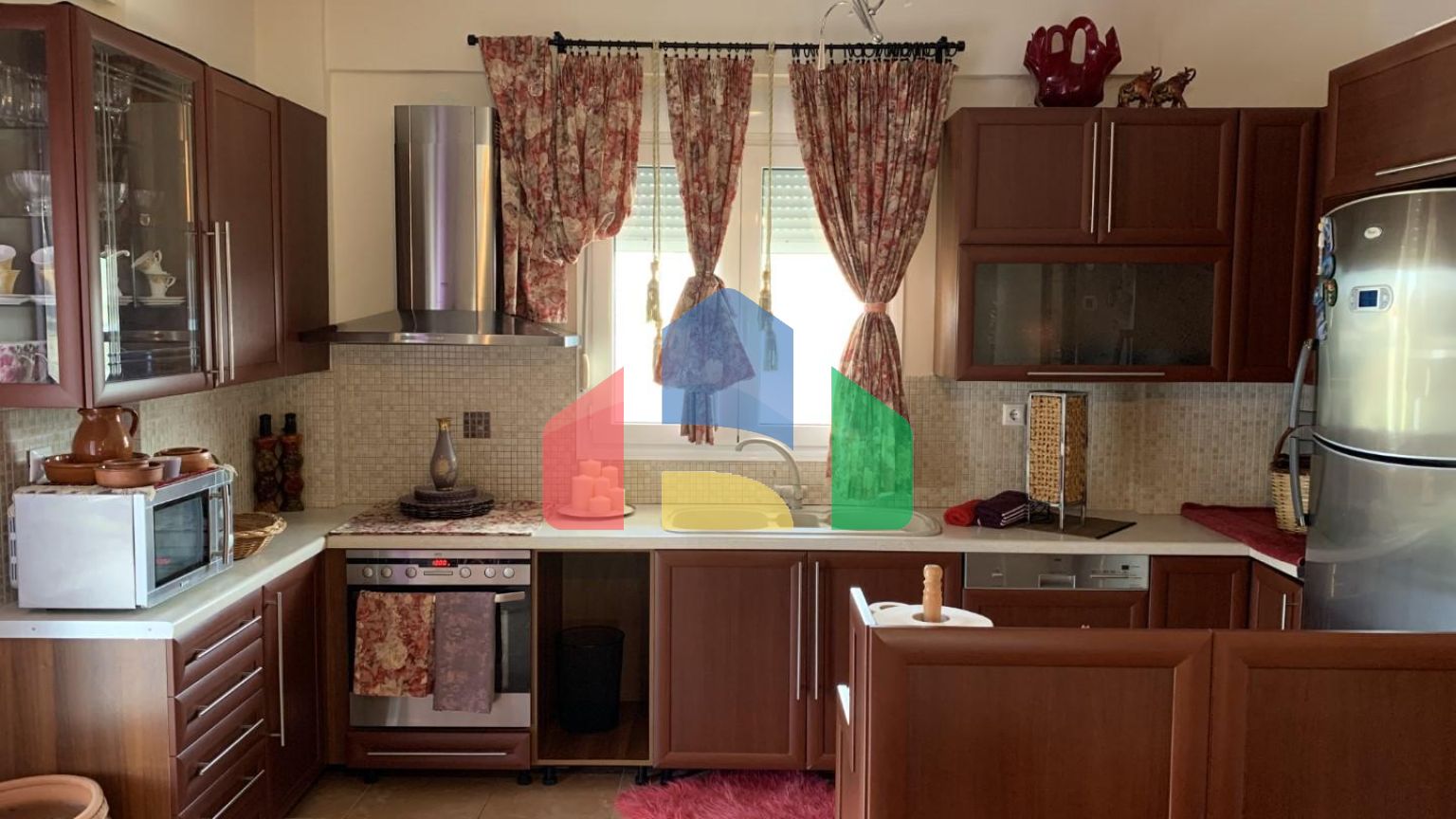 Продаж - Котедж 286 m² в передмісті Салонік