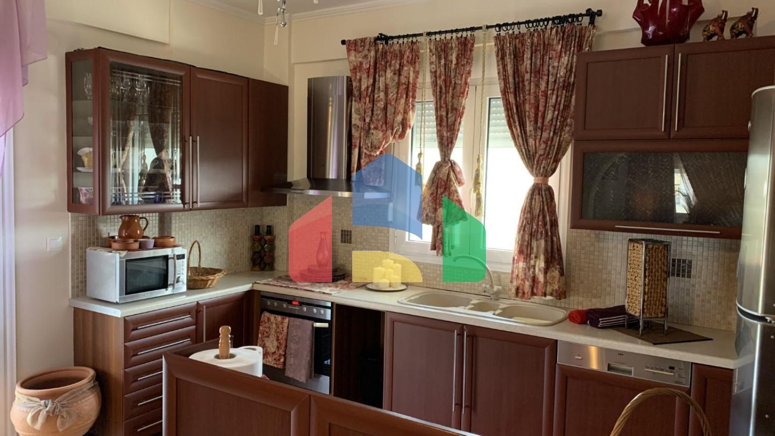 Продаж - Котедж 286 m² в передмісті Салонік