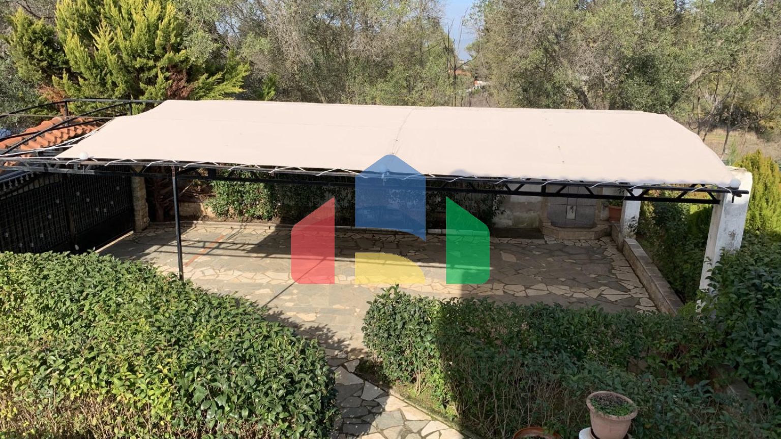 Продаж - Котедж 286 m² в передмісті Салонік