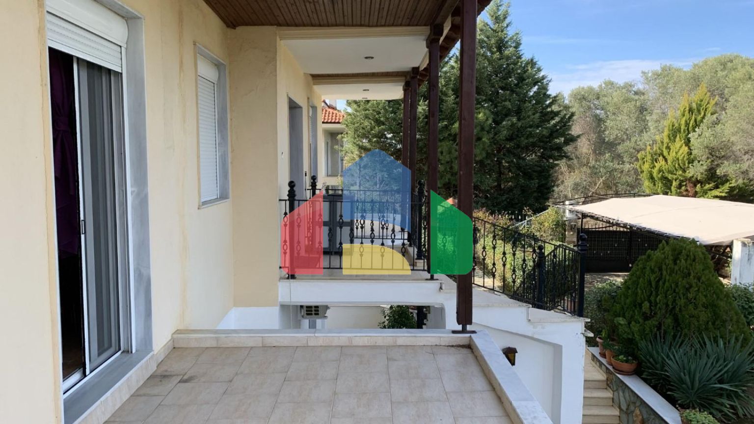 Продаж - Котедж 286 m² в передмісті Салонік