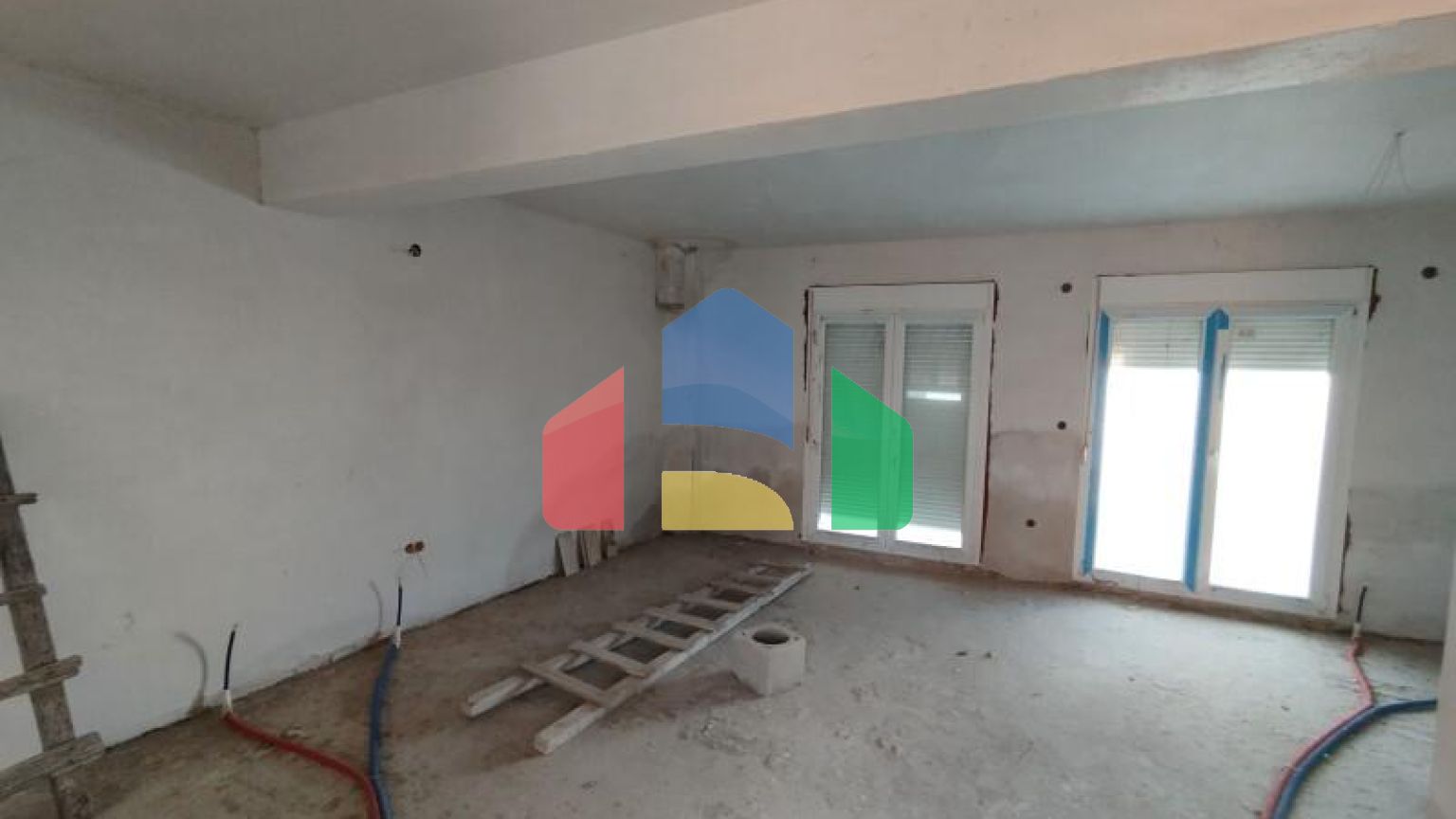 Продаж - Таунхаус 176 m² в передмісті Салонік