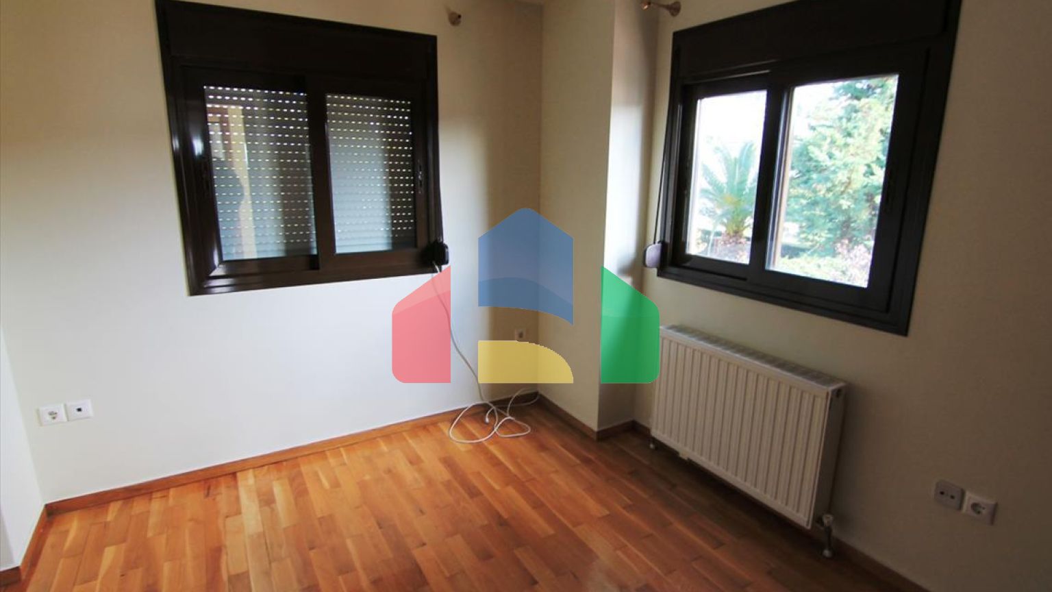 Продаж - Таунхаус 220 m² в передмісті Салонік