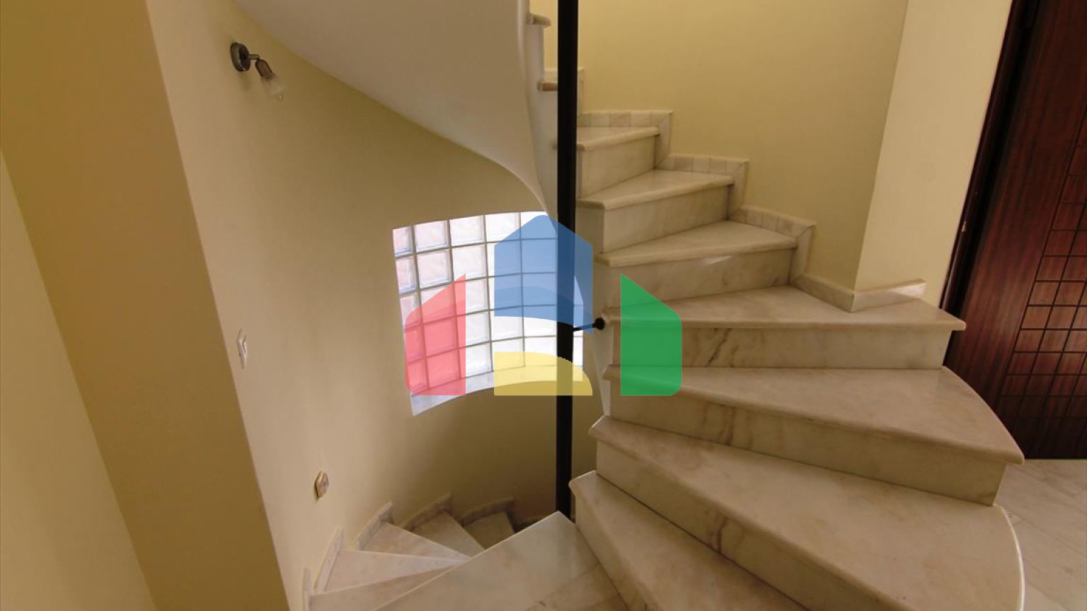 Продаж - Таунхаус 220 m² в передмісті Салонік