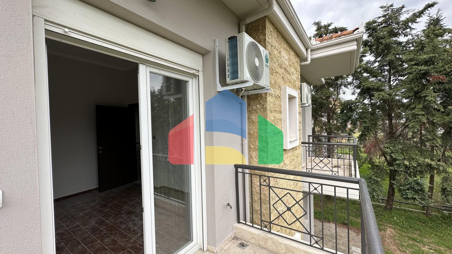 Продаж - Котедж 270 m² в передмісті Салонік