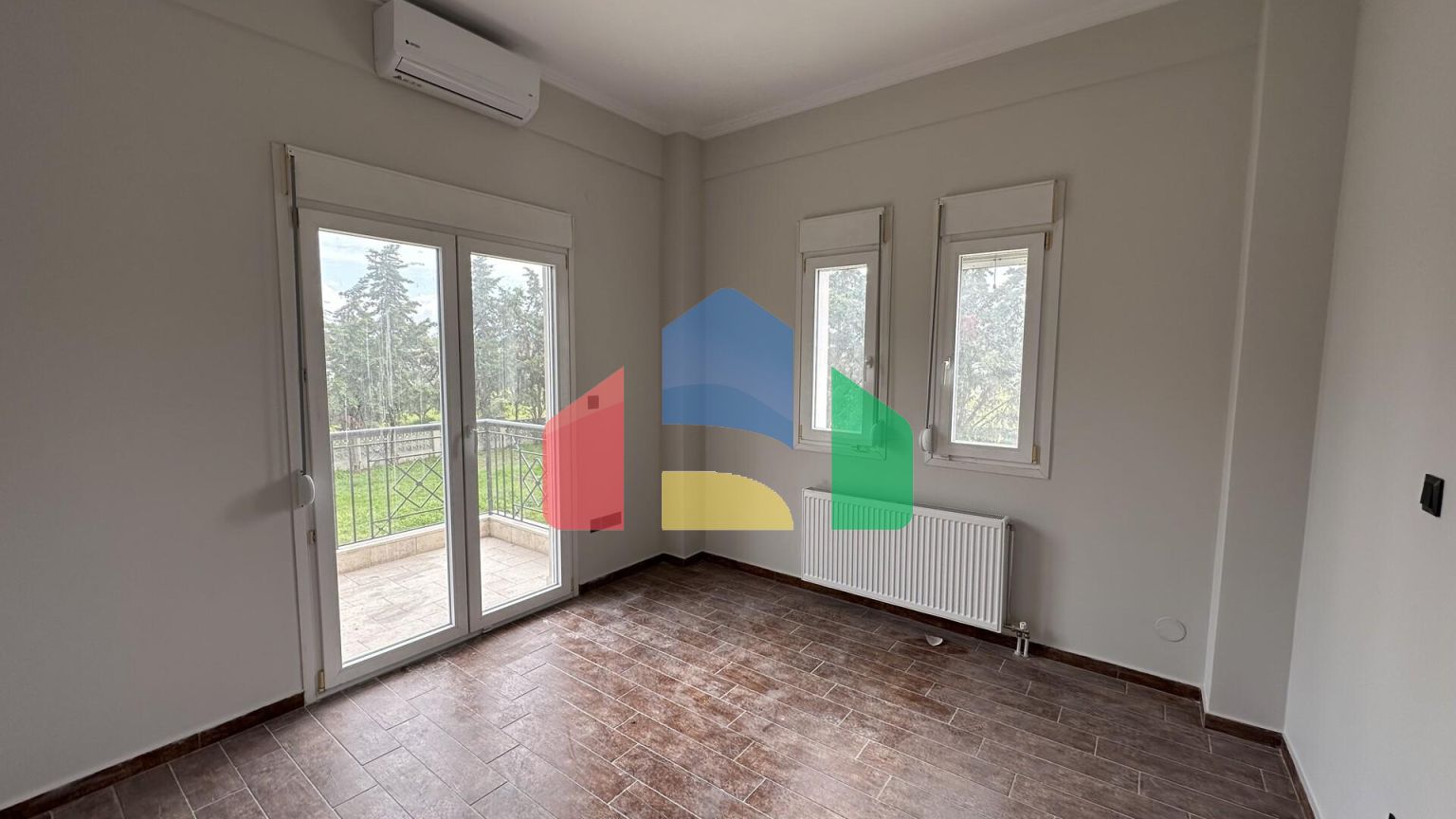 Продаж - Котедж 270 m² в передмісті Салонік