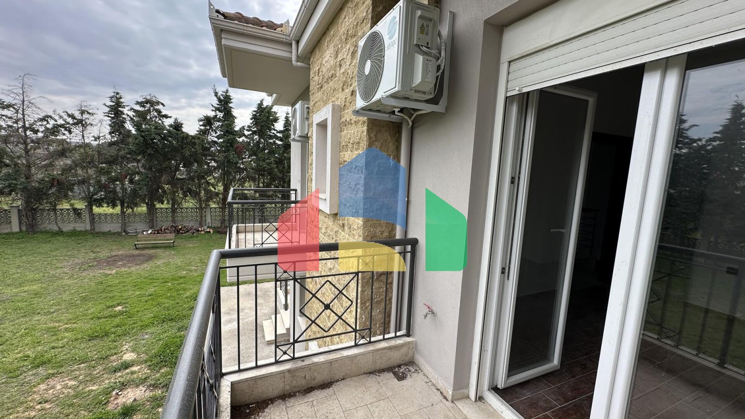 Продаж - Котедж 270 m² в передмісті Салонік