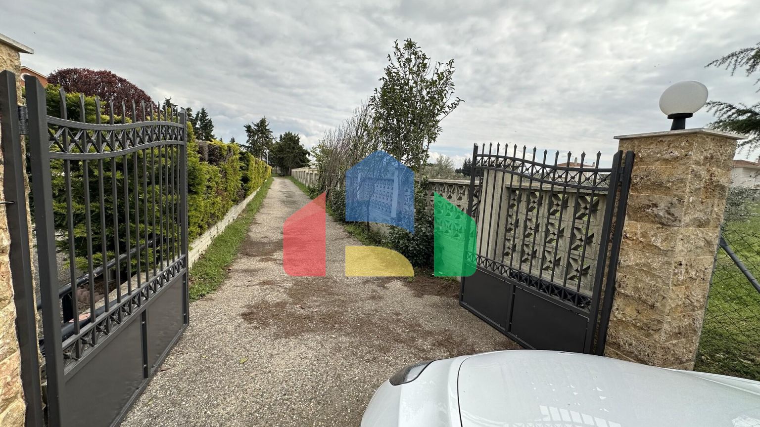 Продаж - Котедж 270 m² в передмісті Салонік