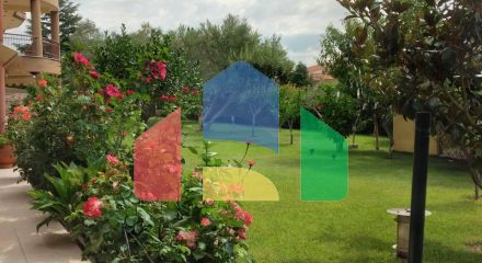 Продаж - Котедж 340 m² в передмісті Салонік