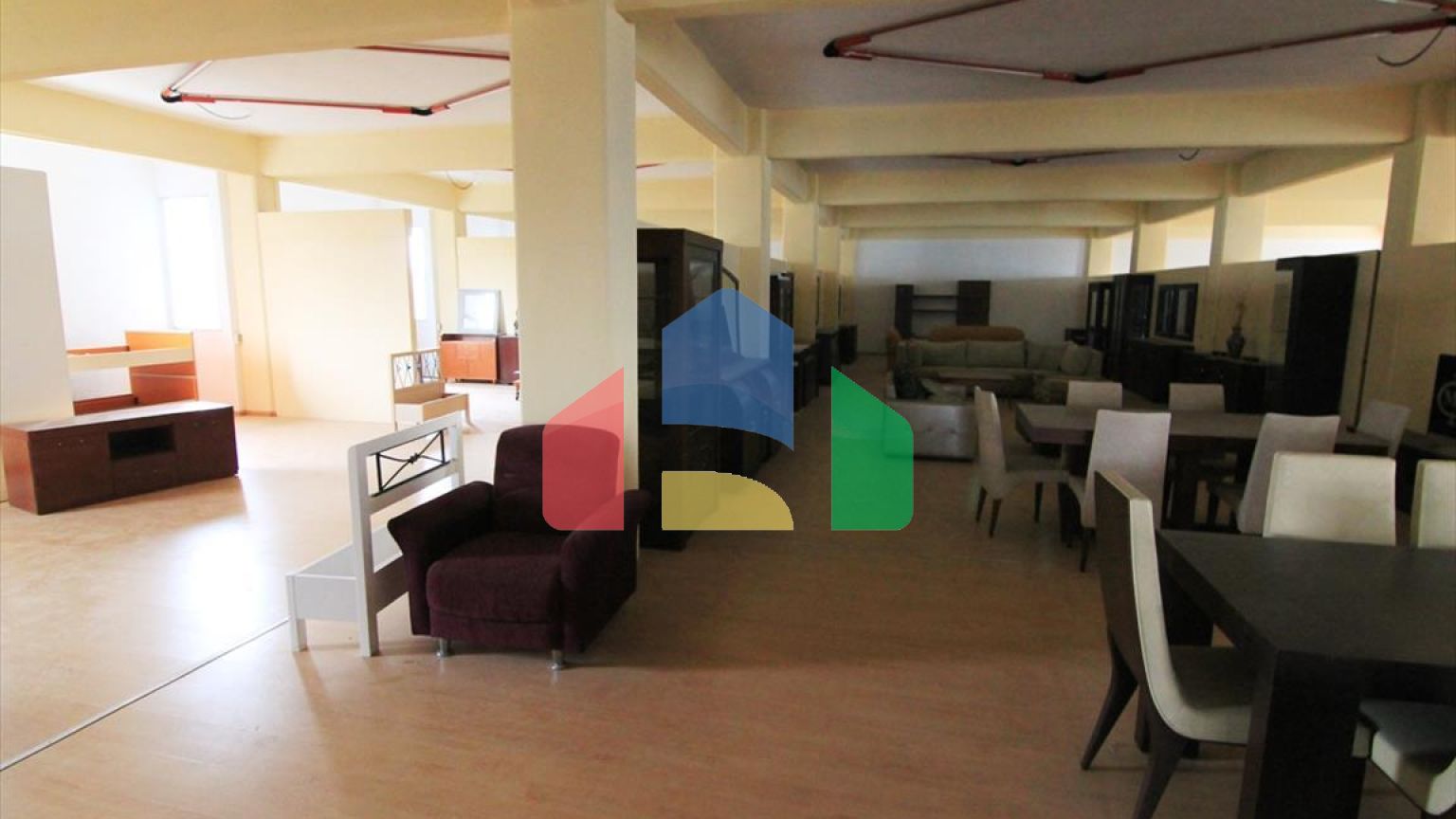 Продаж - Комерційна нерухомість 1450 m² в передмісті Салонік