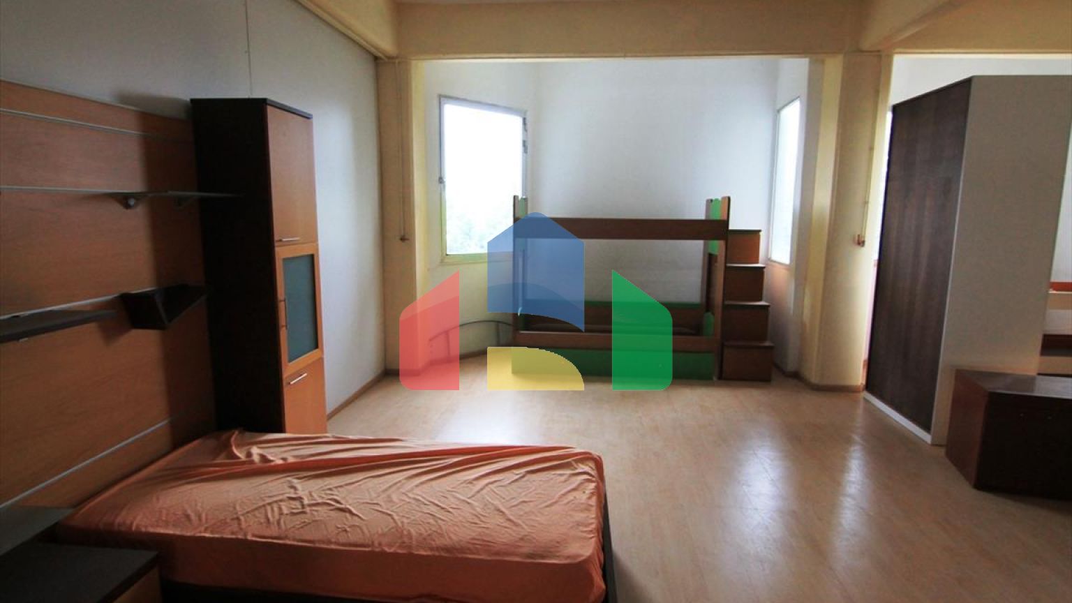 Продаж - Комерційна нерухомість 1450 m² в передмісті Салонік