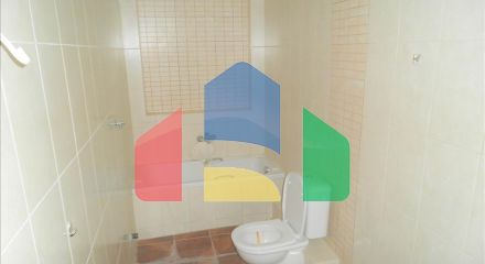 Продажа - Здание 525 m² в пригороде Салоник