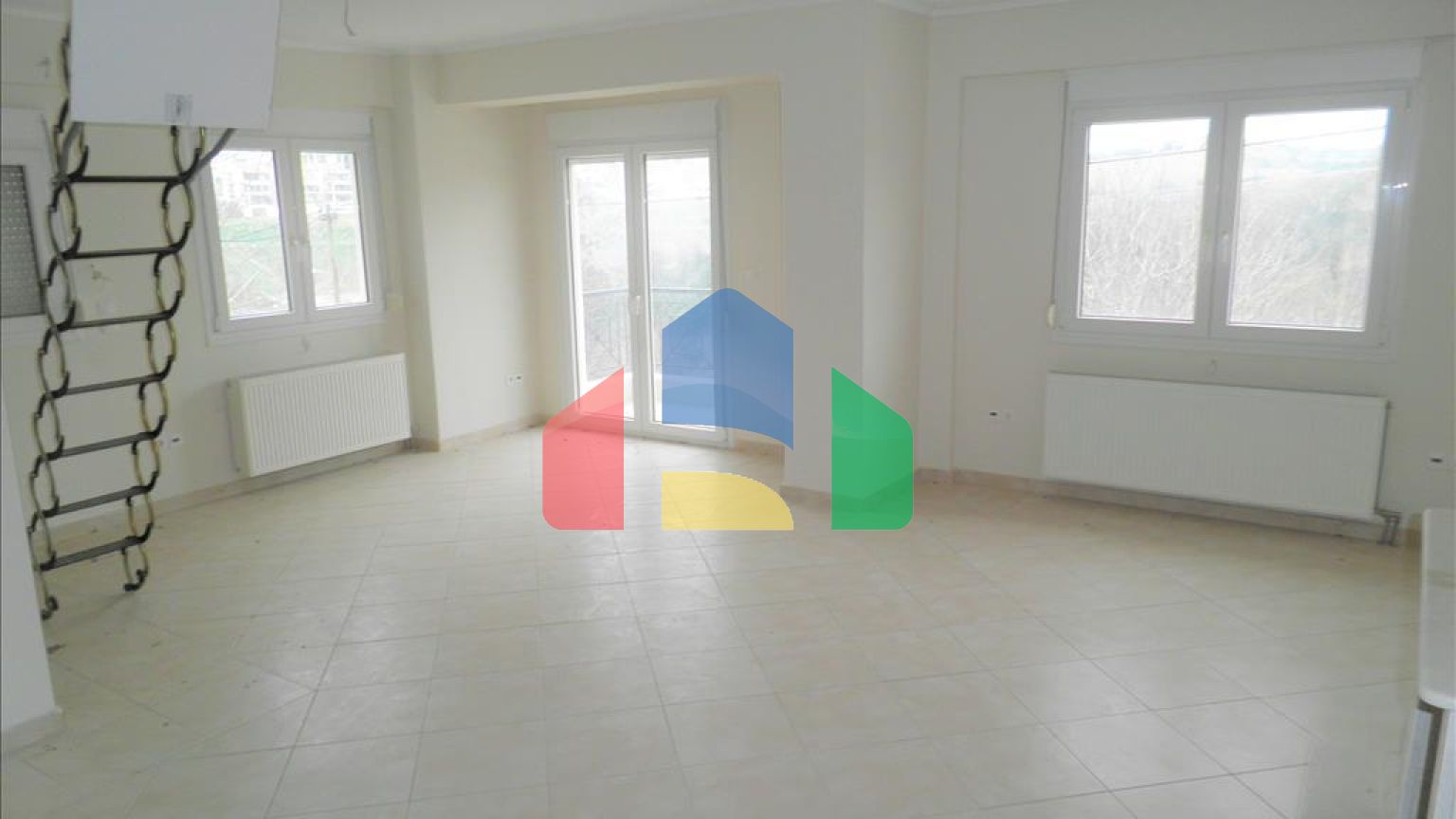 Продажа - Здание 525 m² в пригороде Салоник