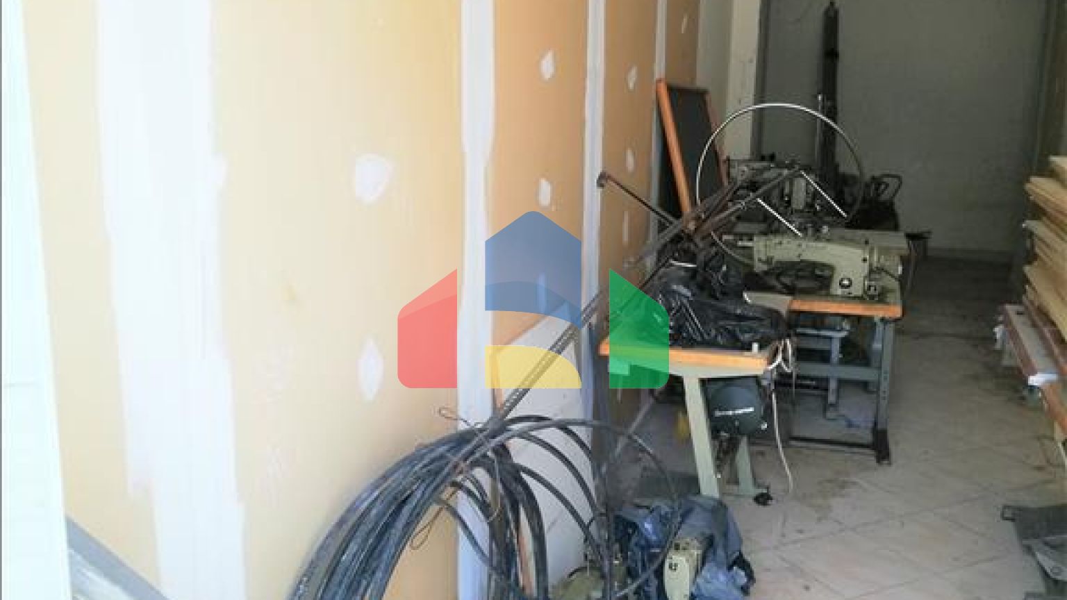 Продажа - Здание 525 m² в пригороде Салоник