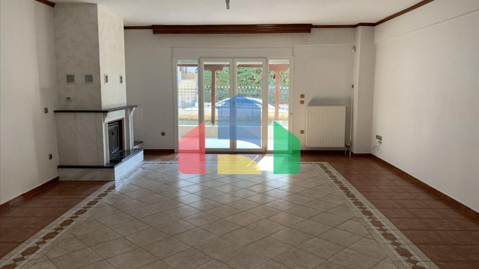 Продаж - Котедж 380 m² в передмісті Салонік