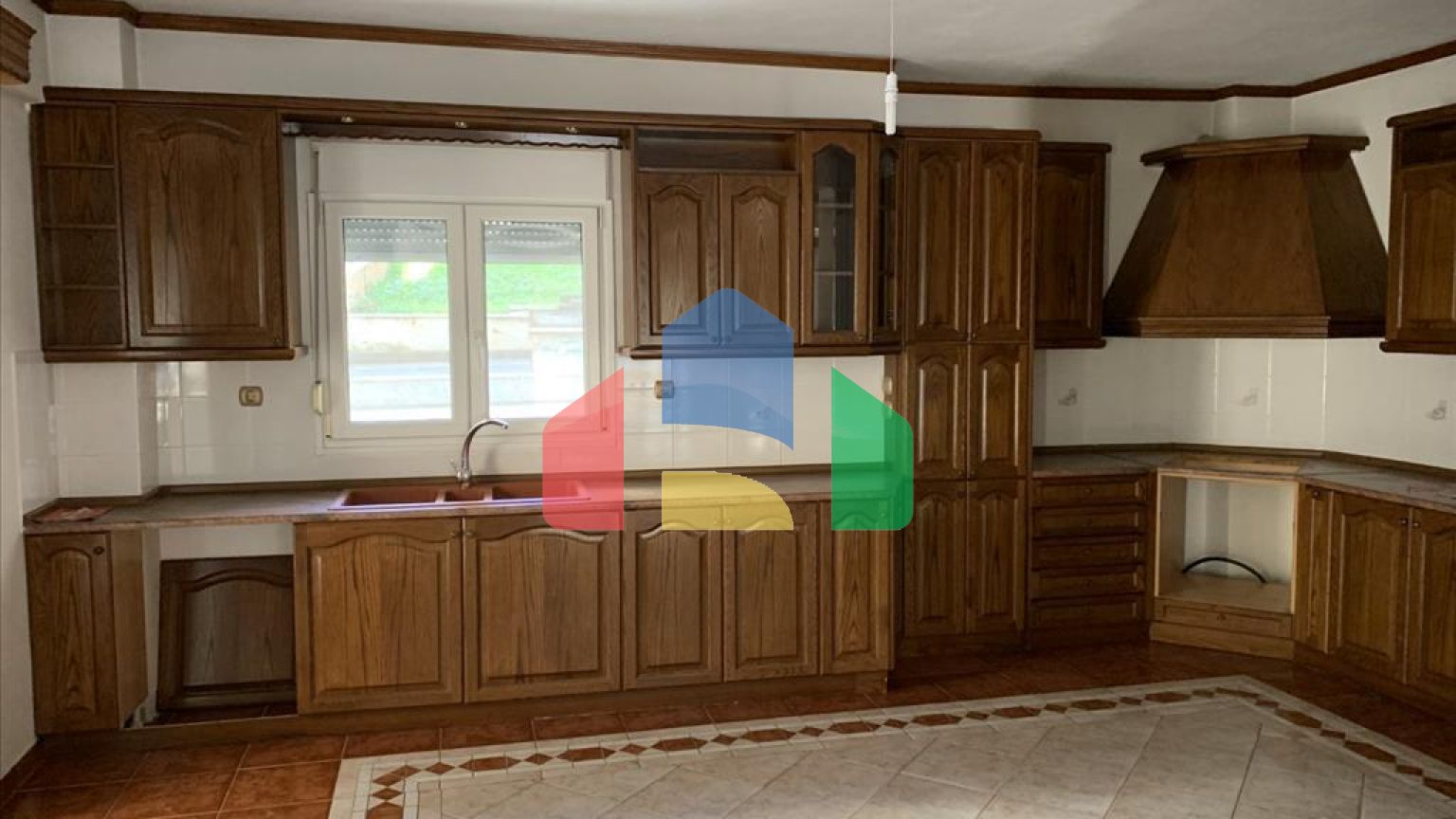 Продаж - Котедж 380 m² в передмісті Салонік