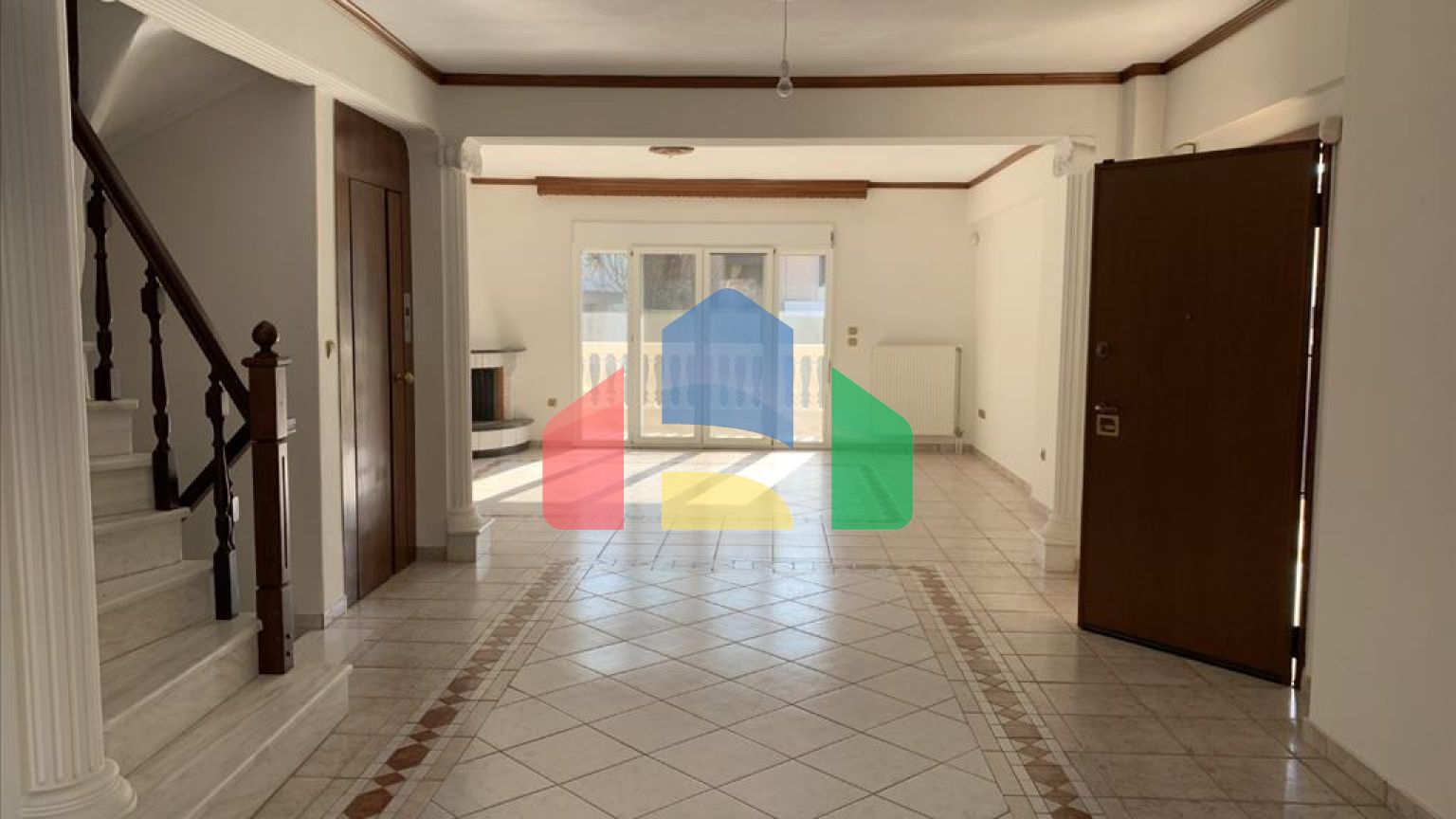 Продаж - Котедж 380 m² в передмісті Салонік