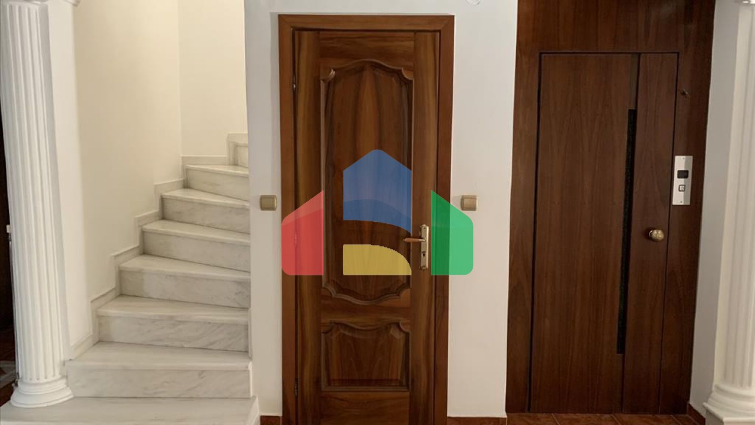 Продаж - Котедж 380 m² в передмісті Салонік