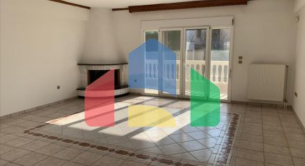 Продаж - Котедж 380 m² в передмісті Салонік