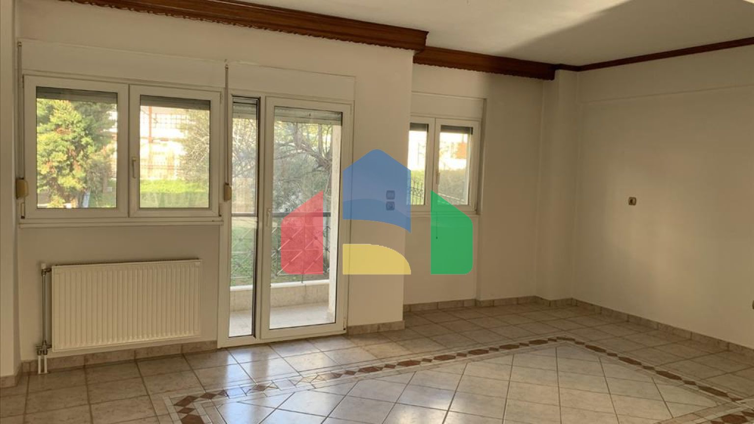 Продаж - Котедж 380 m² в передмісті Салонік