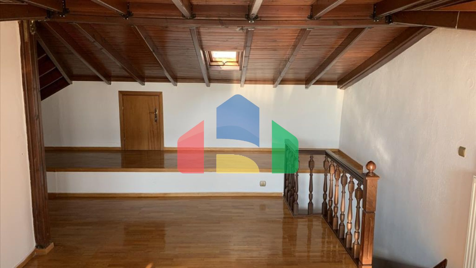 Продаж - Котедж 380 m² в передмісті Салонік