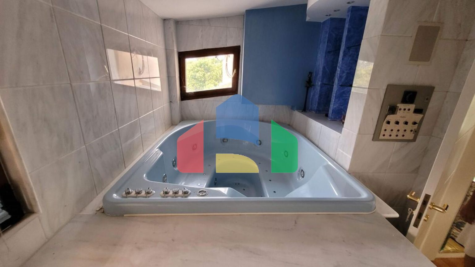 Продажа - Вилла 1050 m² в пригороде Салоник