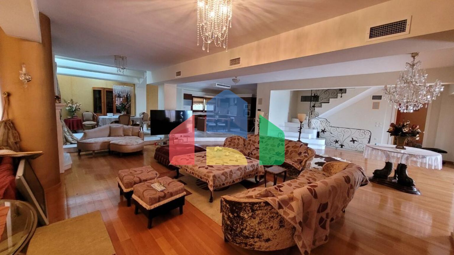 Продажа - Вилла 1050 m² в пригороде Салоник