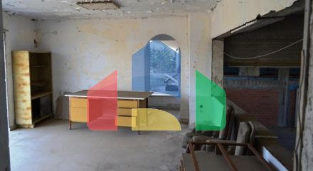 Продаж - Комерційна нерухомість 1800 m² в передмісті Салонік