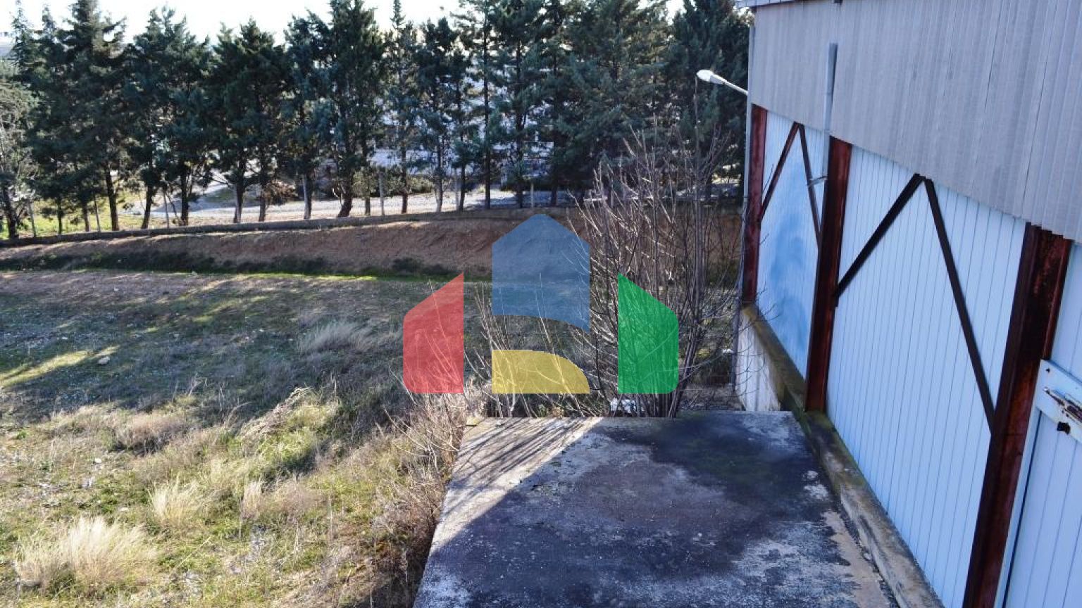 Продаж - Комерційна нерухомість 1800 m² в передмісті Салонік