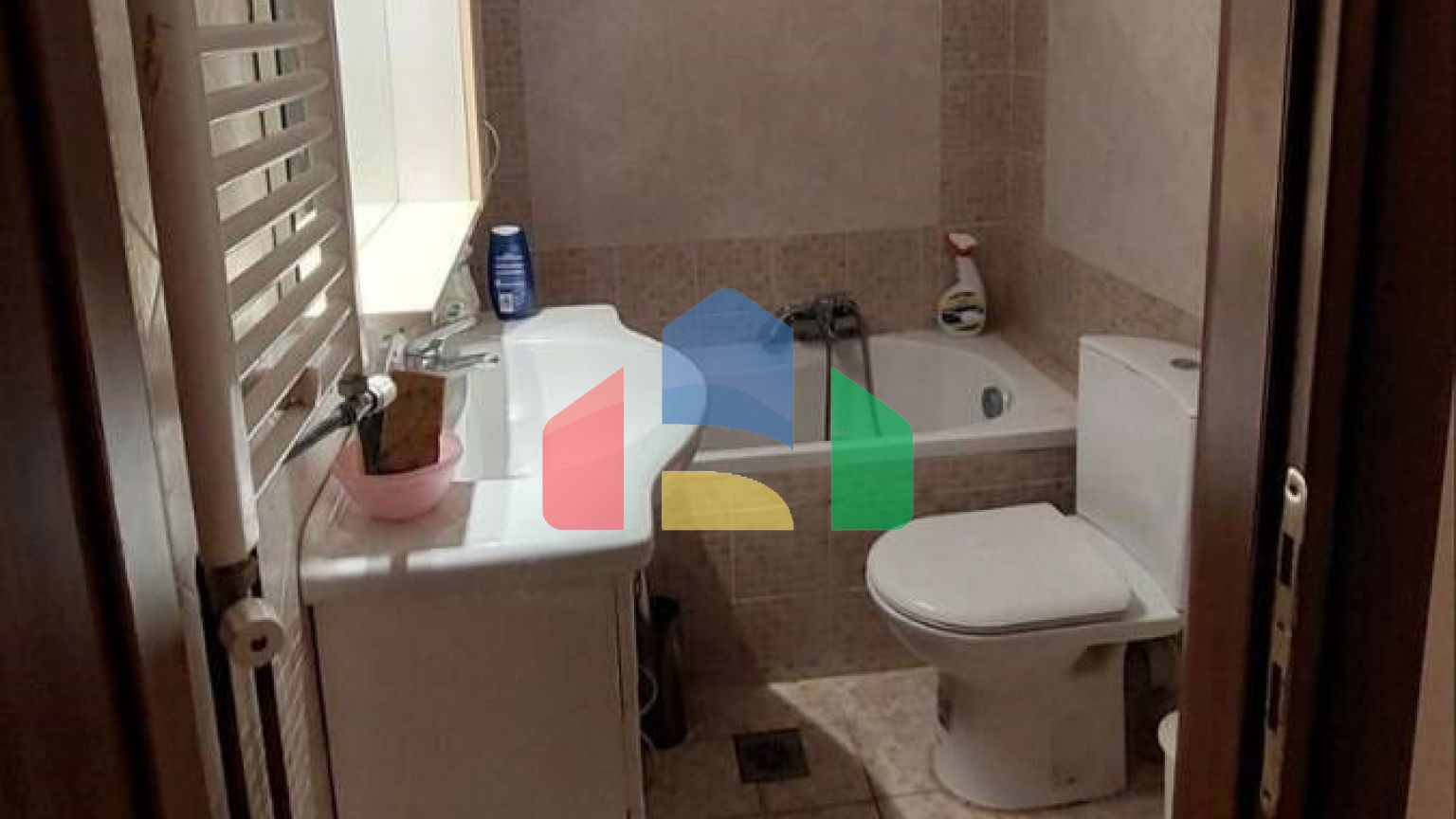 Продаж - Таунхаус 101 m² в передмісті Салонік