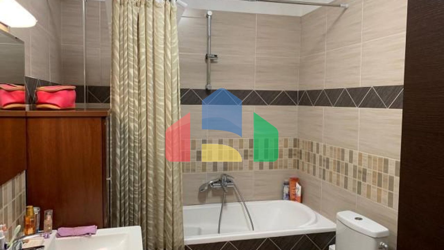 Продаж - Котедж 546 m² в передмісті Салонік