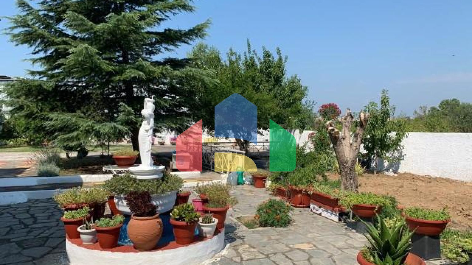 Продаж - Котедж 546 m² в передмісті Салонік