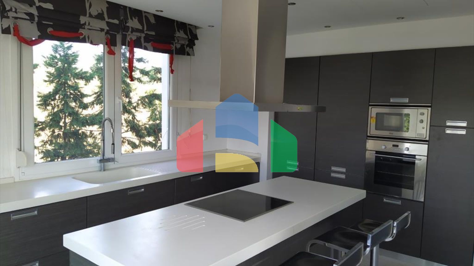 Продажа - Вилла 1100 m² в пригороде Салоник