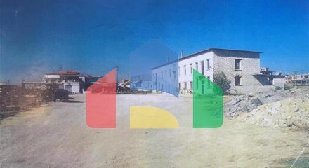 Продаж - Будівля 1049 m² в передмісті Салонік
