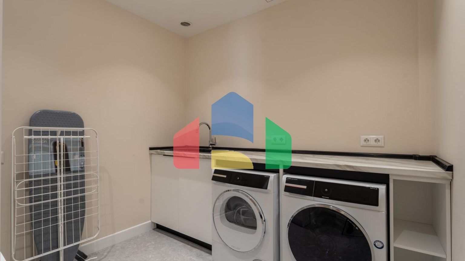 Продажа - Вилла 300 m² в пригороде Салоник