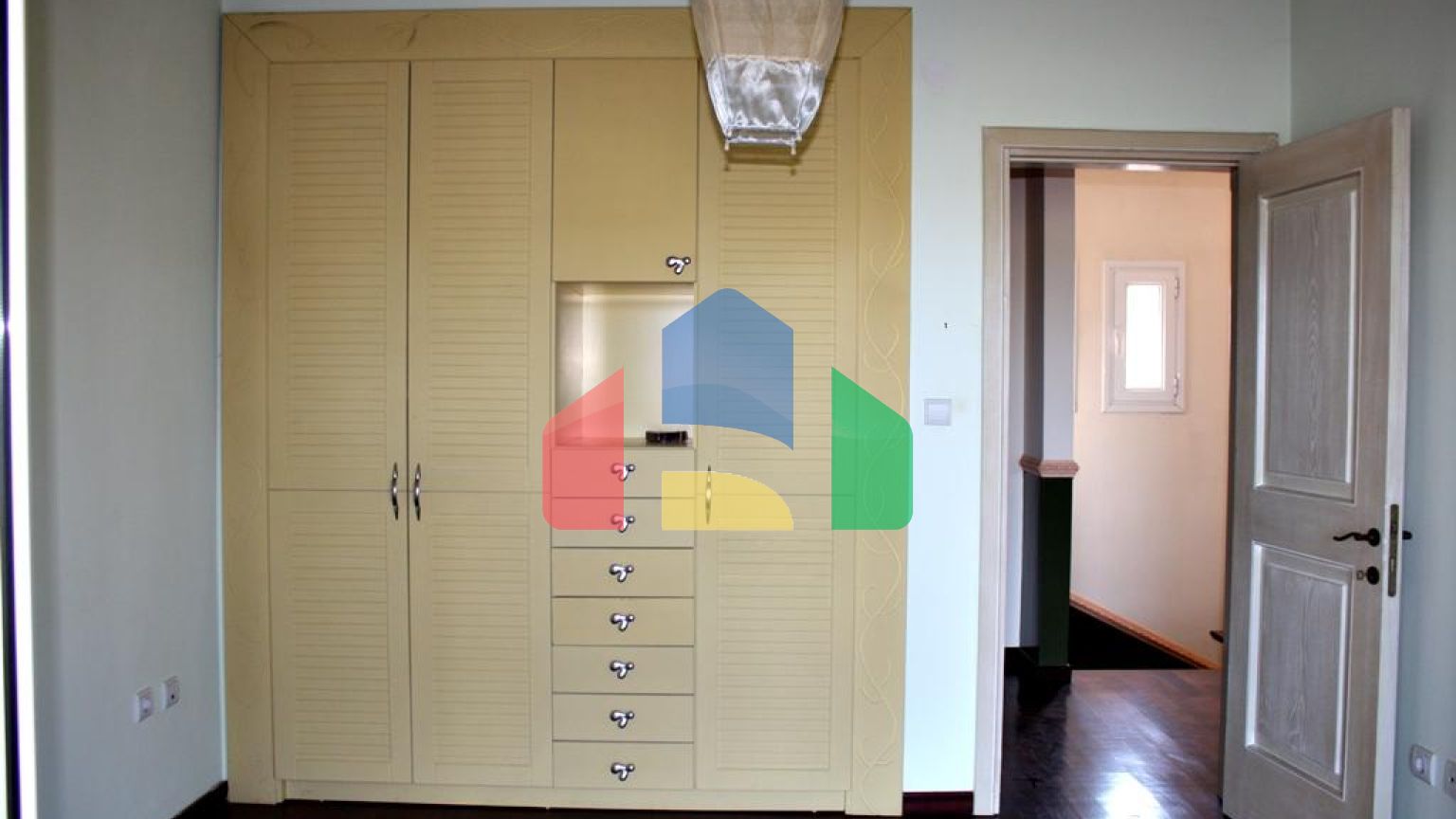 Продаж - Вілла 320 m² в передмісті Салонік