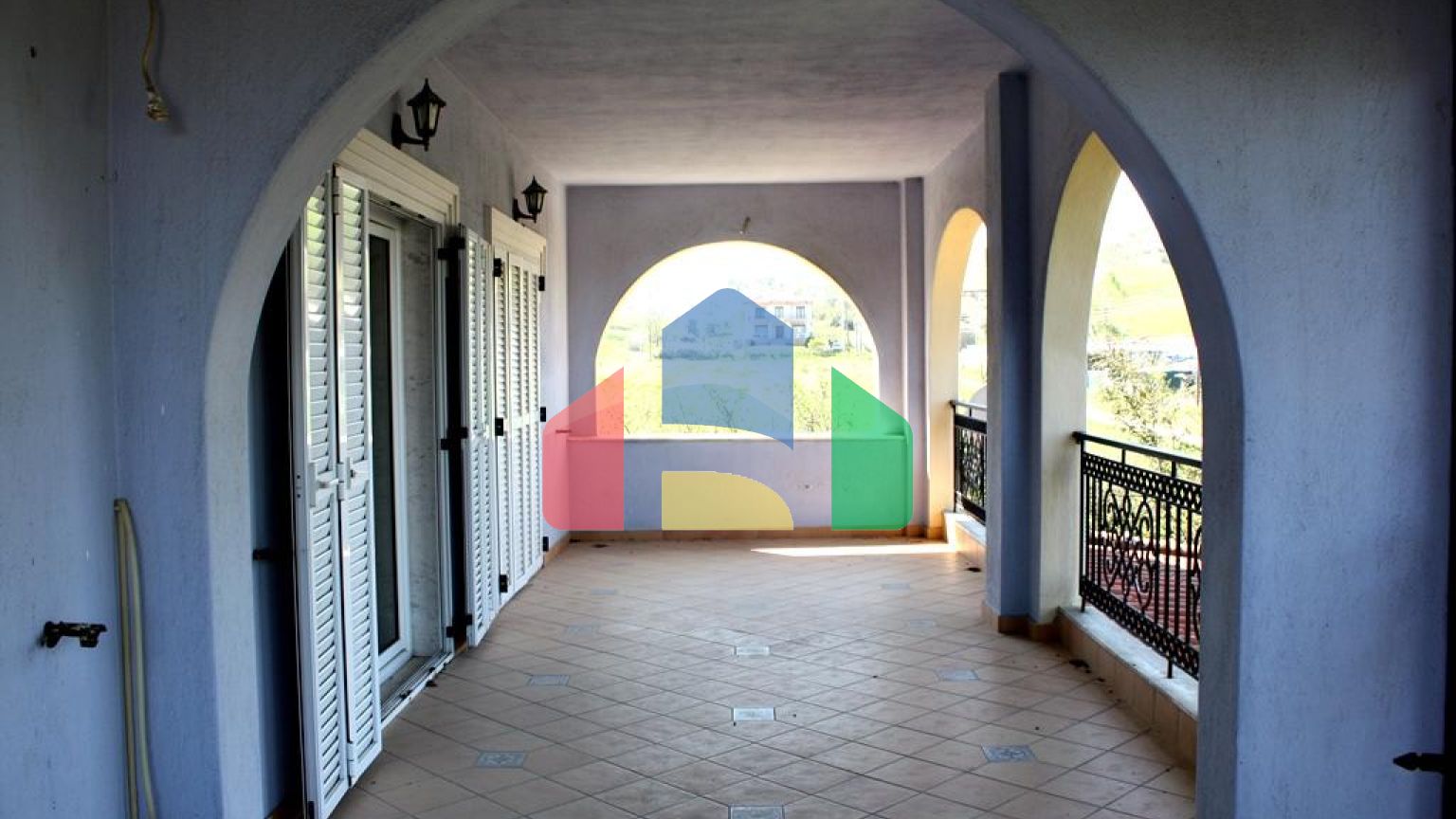 Продаж - Вілла 320 m² в передмісті Салонік