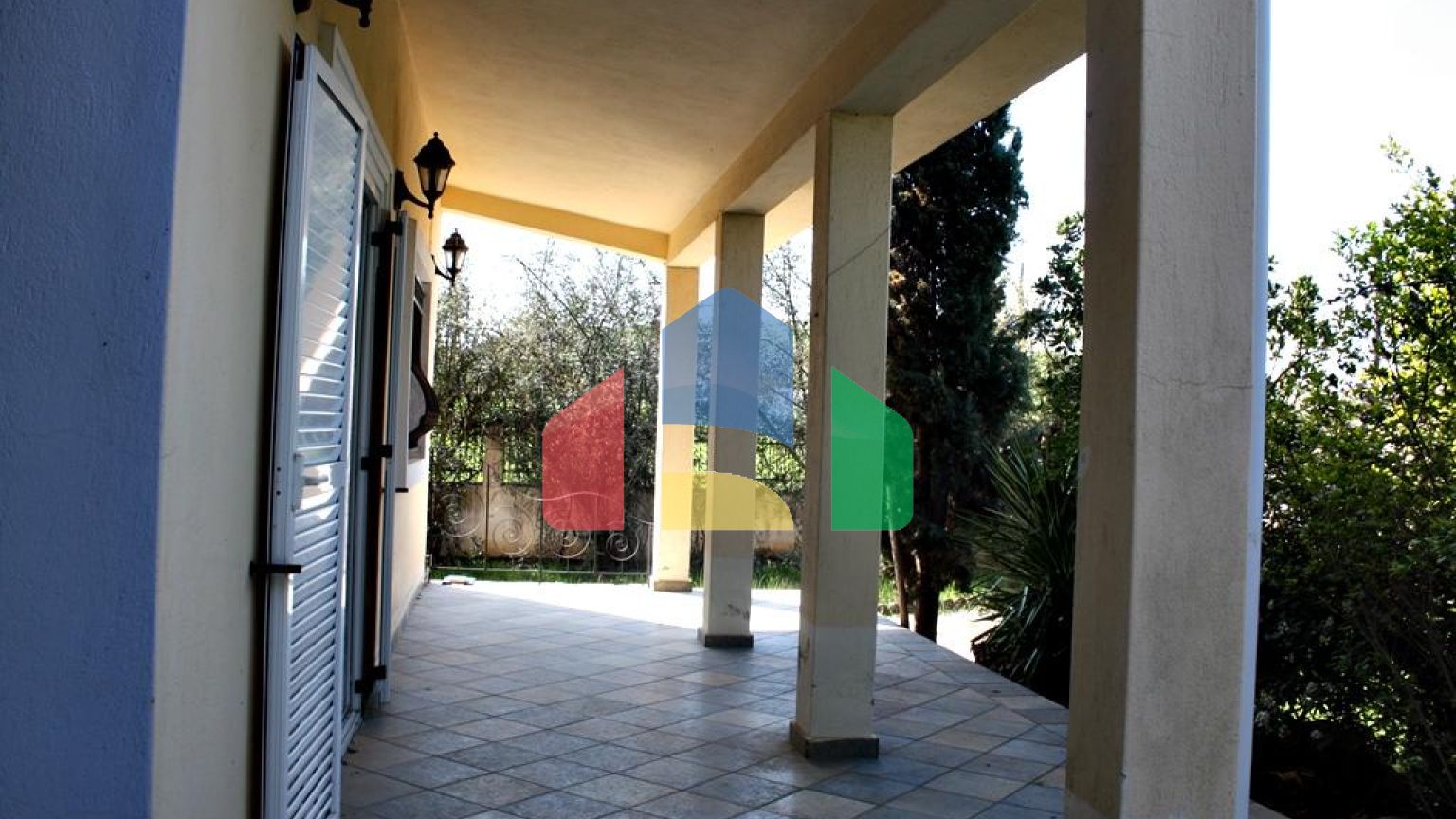 Продаж - Вілла 320 m² в передмісті Салонік