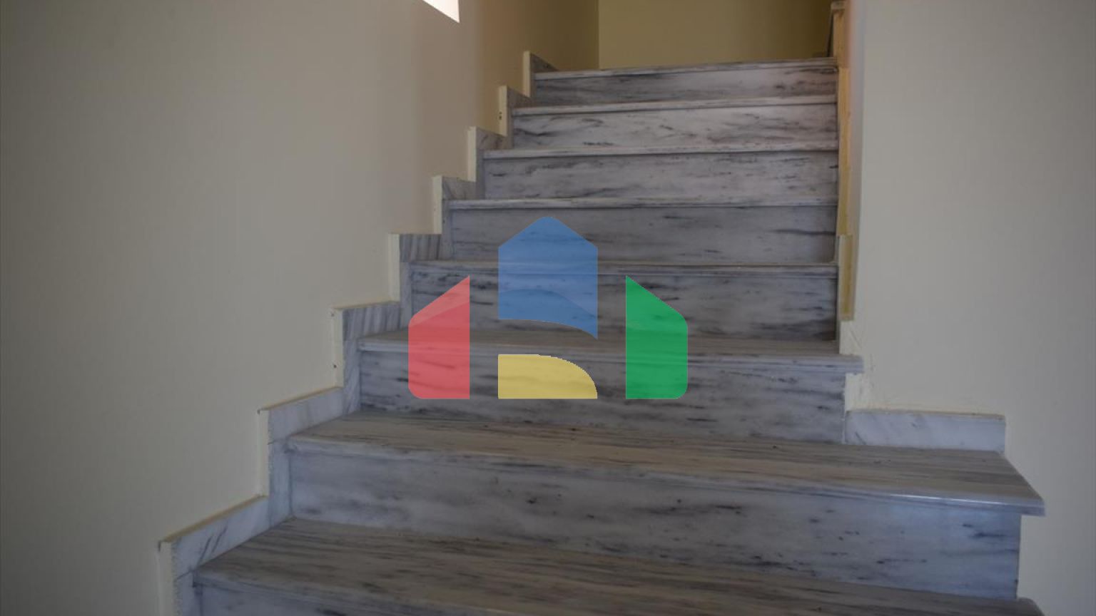 Продажа - Здание 600 m² в пригороде Салоник