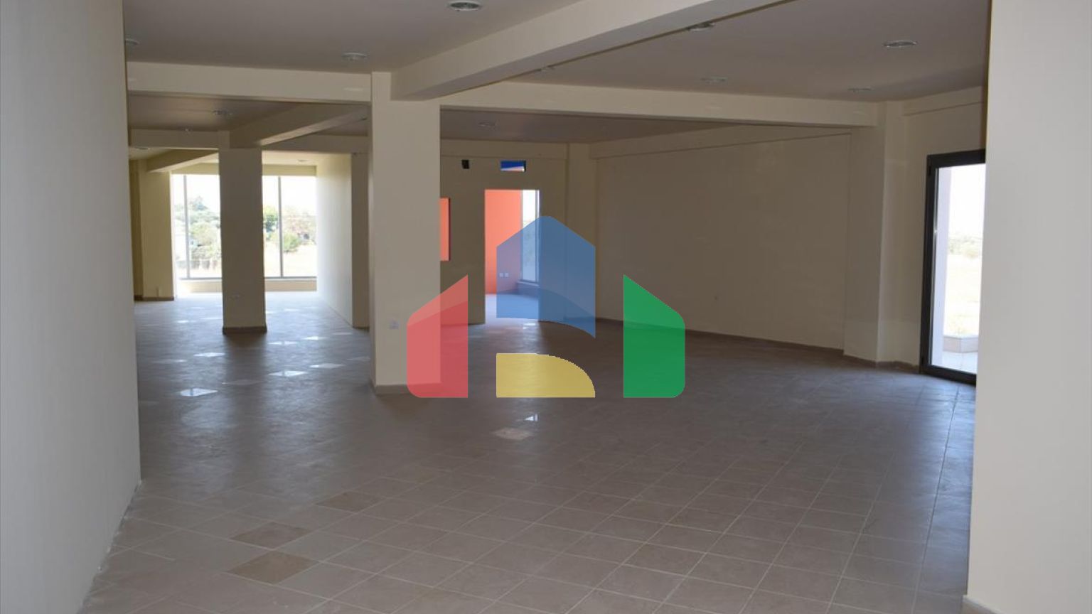 Продажа - Здание 600 m² в пригороде Салоник