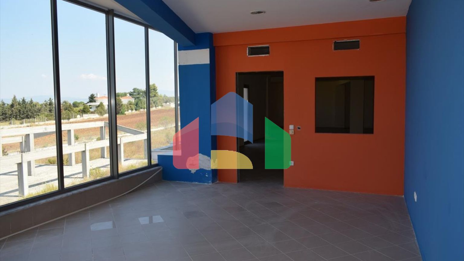 Продажа - Здание 600 m² в пригороде Салоник