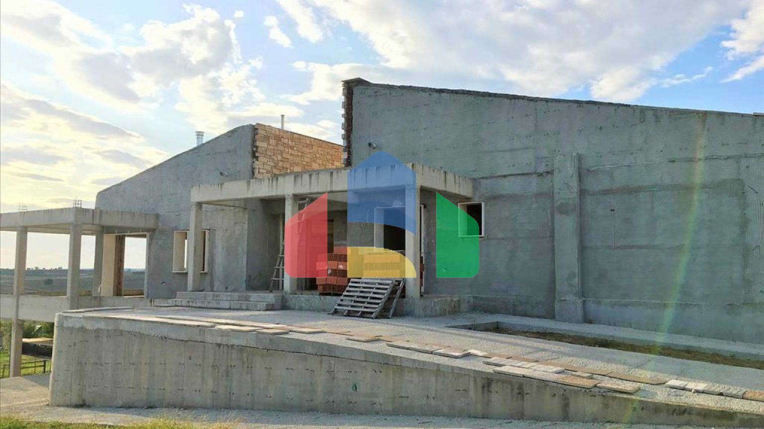 Продаж - Котедж 410 m² в передмісті Салонік