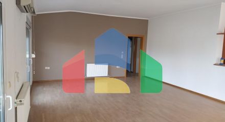 Продаж - Котедж 470 m² в передмісті Салонік